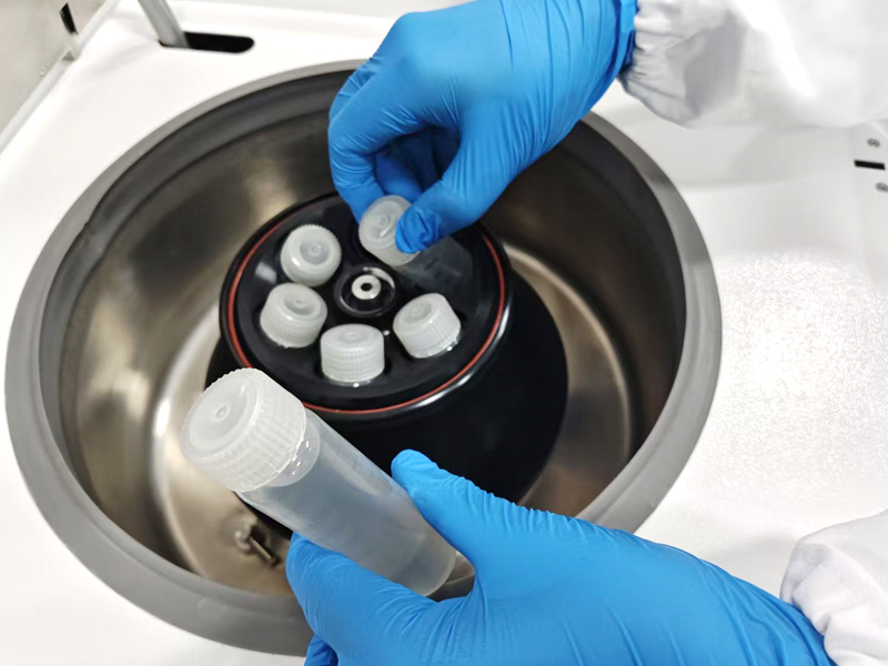 Refrigerated centrifuge